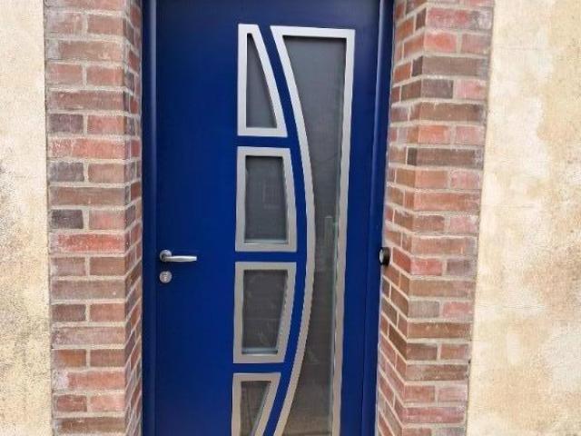 Remplacement d’une porte d’entrée en ALU à ECHAUFFOUR (61 370) 
