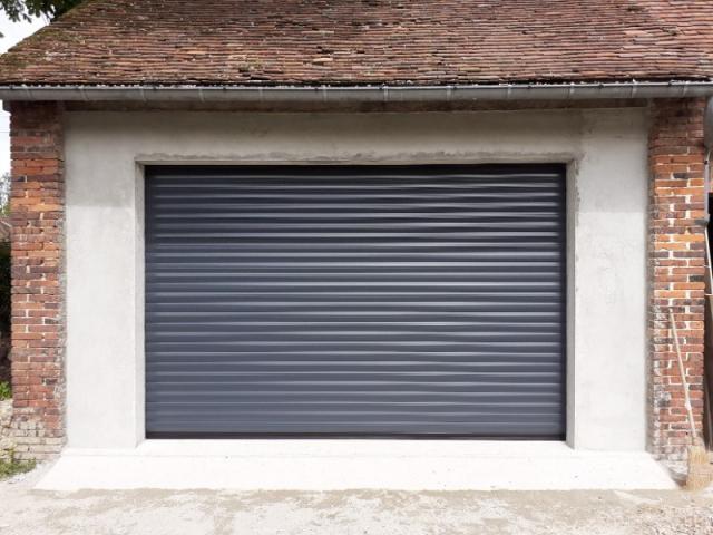 Porte de garage à enroulement en aluminium à MORVILLIERS, Eure-et-Loir (28340)