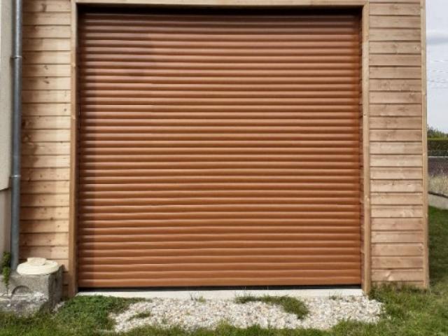 Fourniture et pose d'une porte de garage enroulable, proche de DREUX (28100)