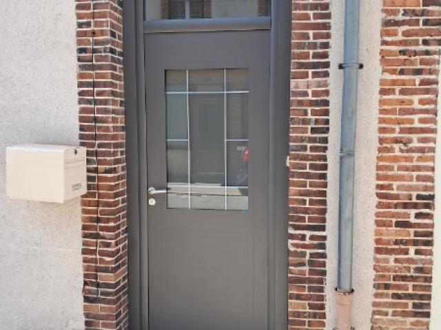 Focus Chantier : Installation d’une porte d'entrée en aluminium à Brezolles
