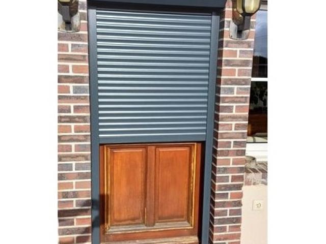 Pose d'un volet roulant à énergie solaire à VERNEUIL D'AVRE ET D'ITON (27130)