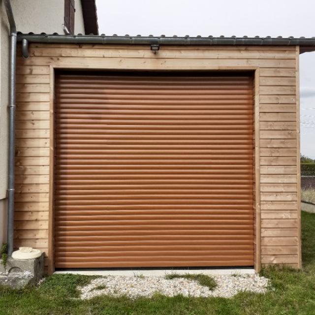 Fourniture et pose d'une porte de garage enroulable, proche de DREUX (28100)