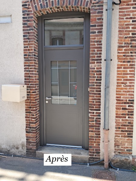 Focus Chantier : Installation d’une porte d'entrée en aluminium à Brezolles