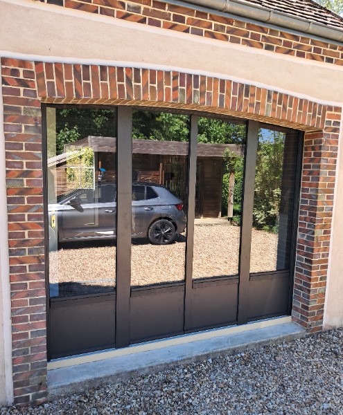 Ensemble porte-fenêtre en aluminium sur mesure posé dans l'Orne